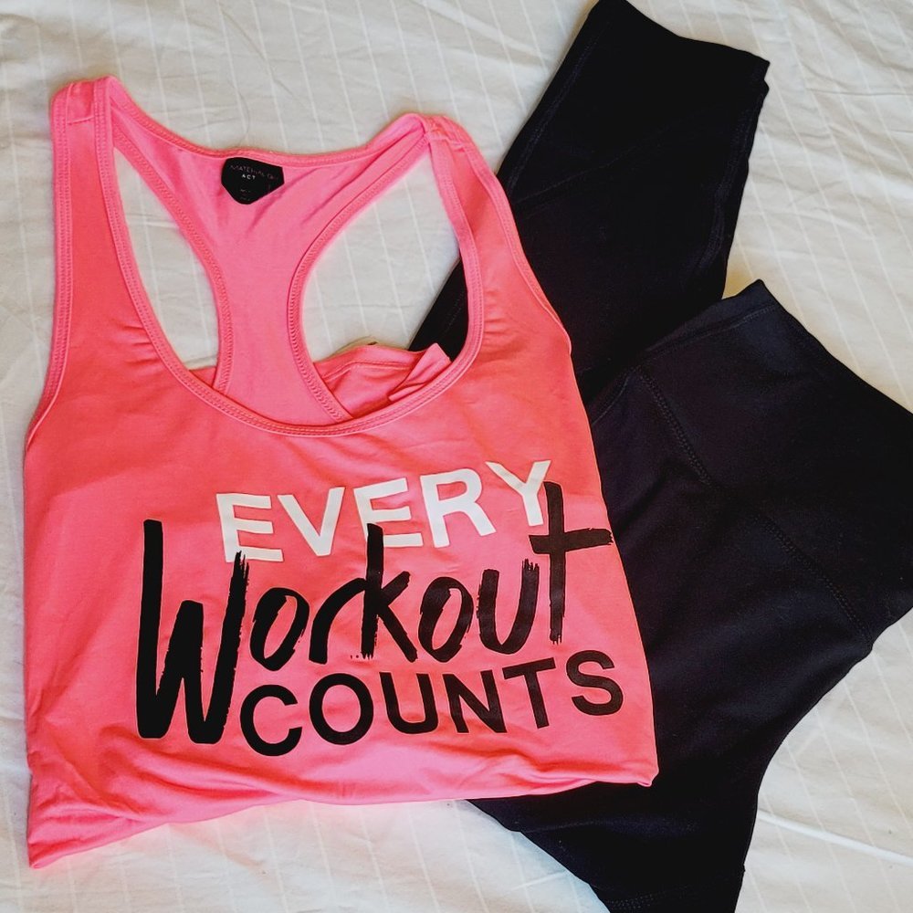 NWOT Yogalicious Leggings & NWT Tank Top Sz Med